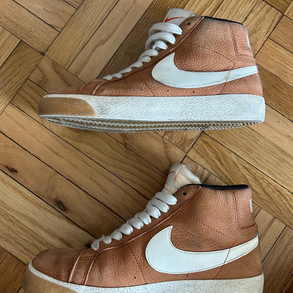 Lightly skated Nike SBs